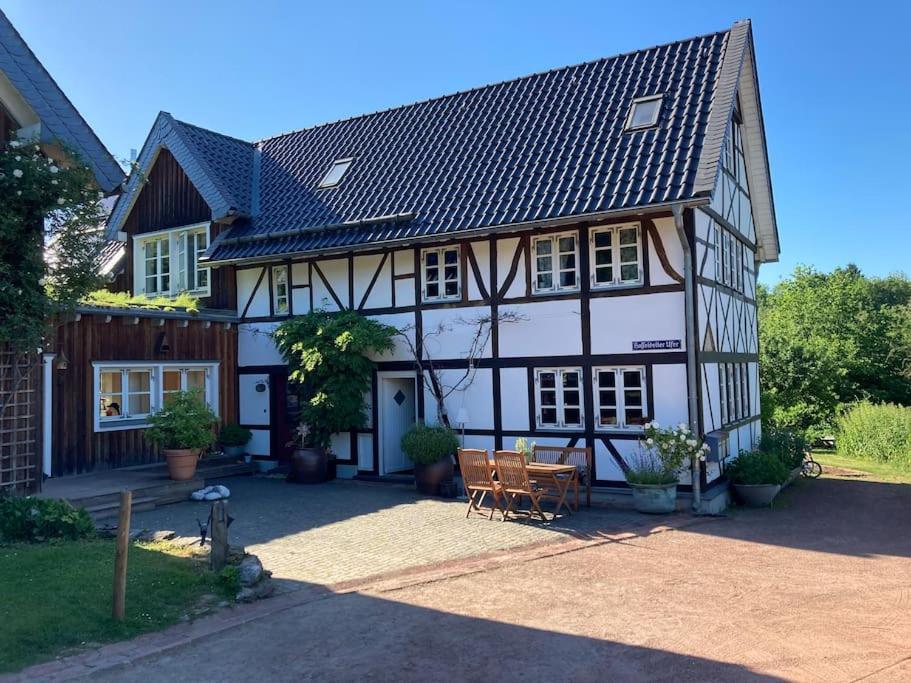 Villa Fachwerkhaus Am Waldesrand Solingen Esterno foto